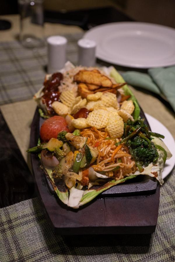 Barsana Boutique Hotel - Pure Vegetarian Calcutta Exterior foto