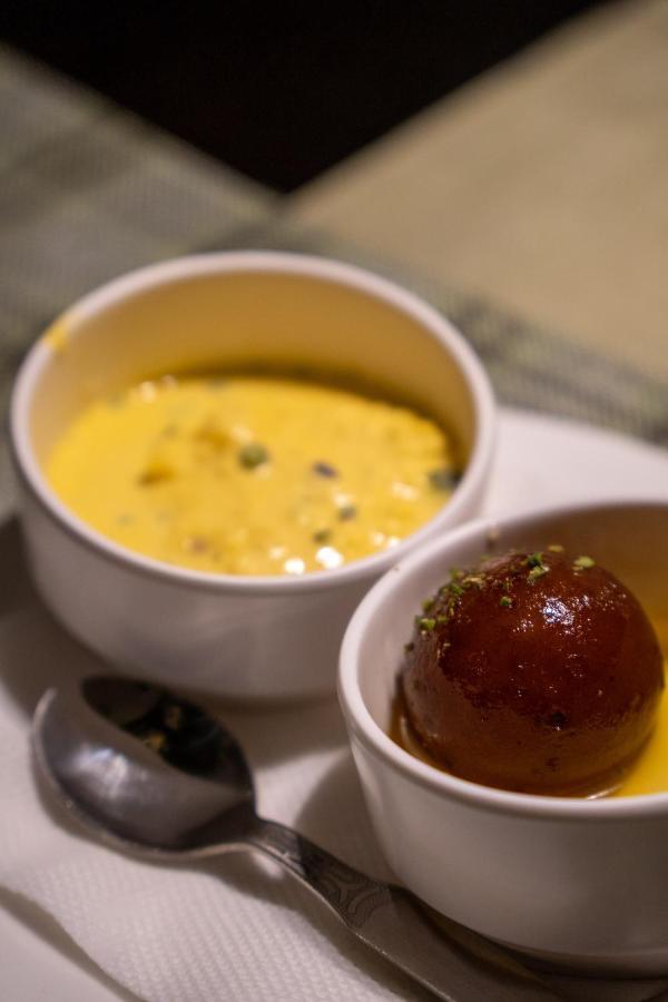 Barsana Boutique Hotel - Pure Vegetarian Calcutta Exterior foto